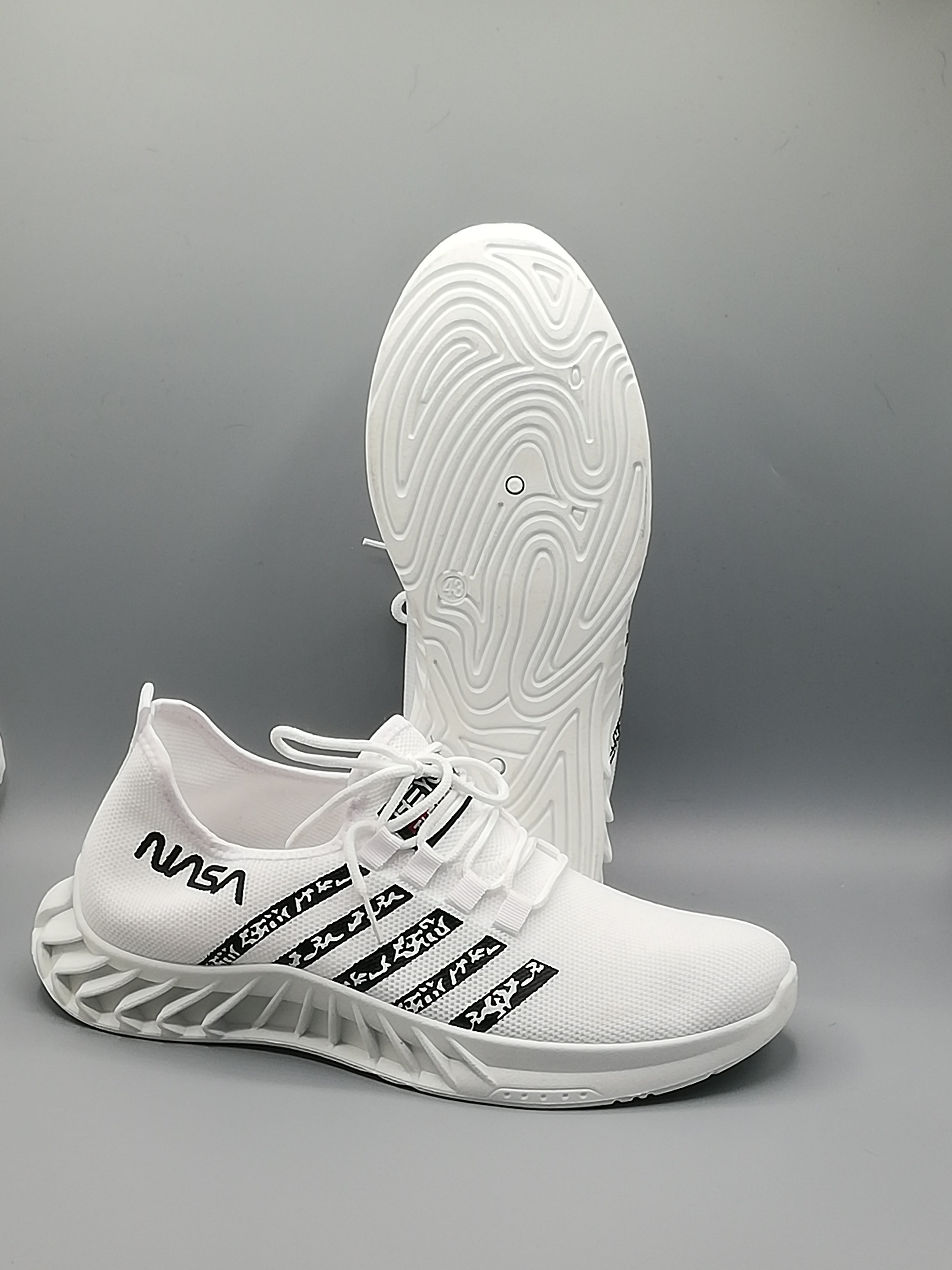 NASA Beyond The Rainbow Herren Sneaker